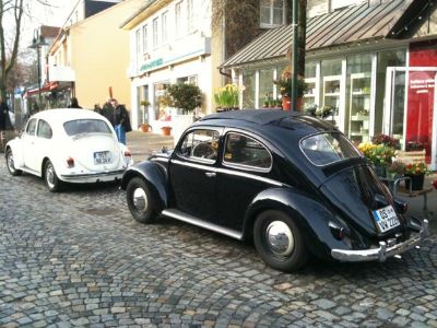 K&auml;fertreffen: Jahrgang 1968 (links) und Jahrgang 1958 (rechts)